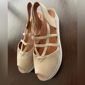 L'Amour Des Pieds Adelais ADELAI-NUBGE Womens Beige Slingback Sandals Shoes 8M